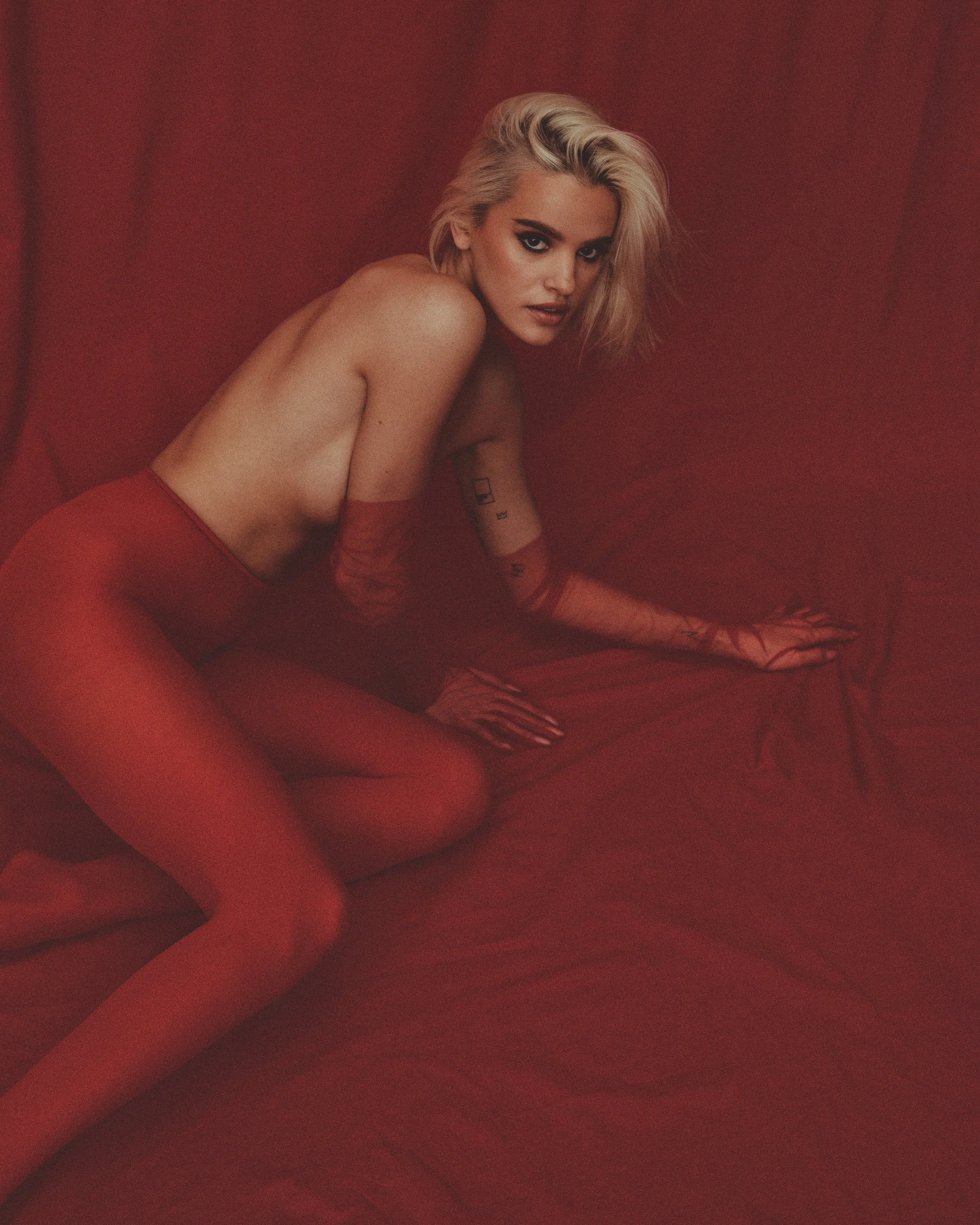 Almante_Vintage_RED_2-6.JPG