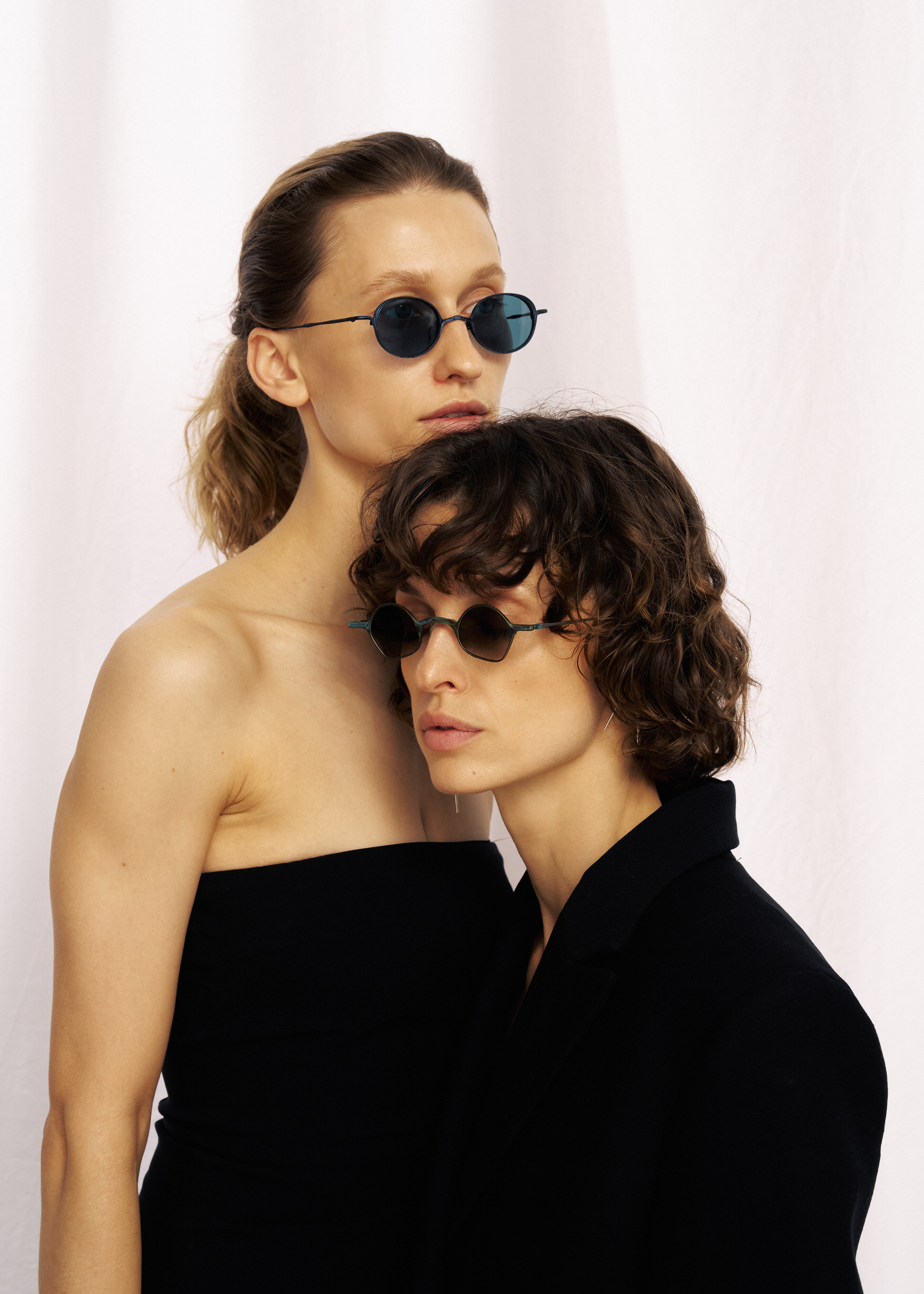 Sisters for Optiroom by Dainius Sciuka